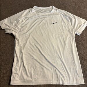 Men’s XL Nike White Dri-Fit Short Sleeve Workout Tee